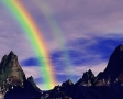 Regenboog in de bergen